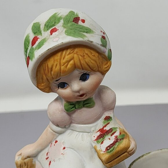 Vintage Strawberry Patches Porcelain Figurine‎ Collectible Desk Ornament - Picture 7 of 11